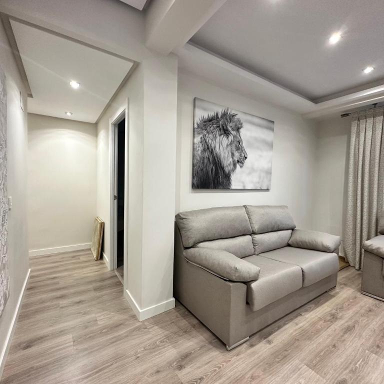 Encantador apartamento en el CENTRO de Bilbao con PARKING opcional - Three-Bedroom Apartment - 2