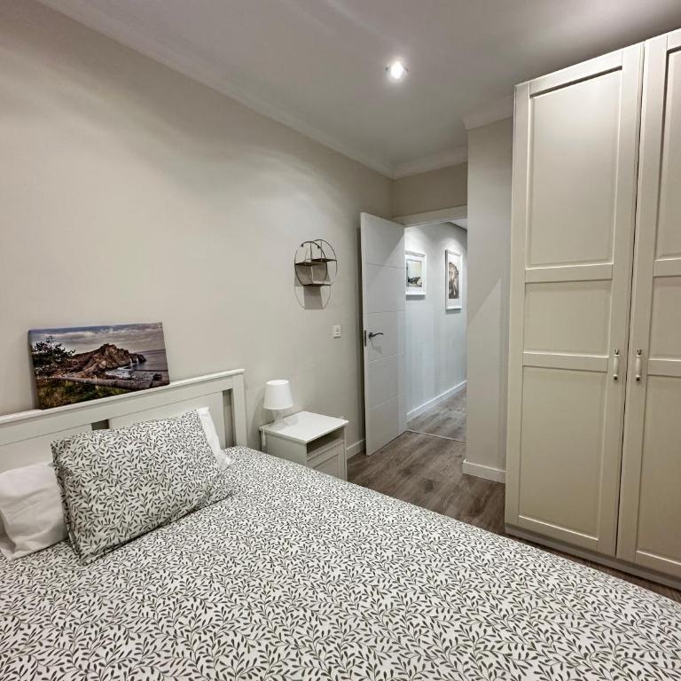 Encantador apartamento en el CENTRO de Bilbao con PARKING opcional - Three-Bedroom Apartment - 15