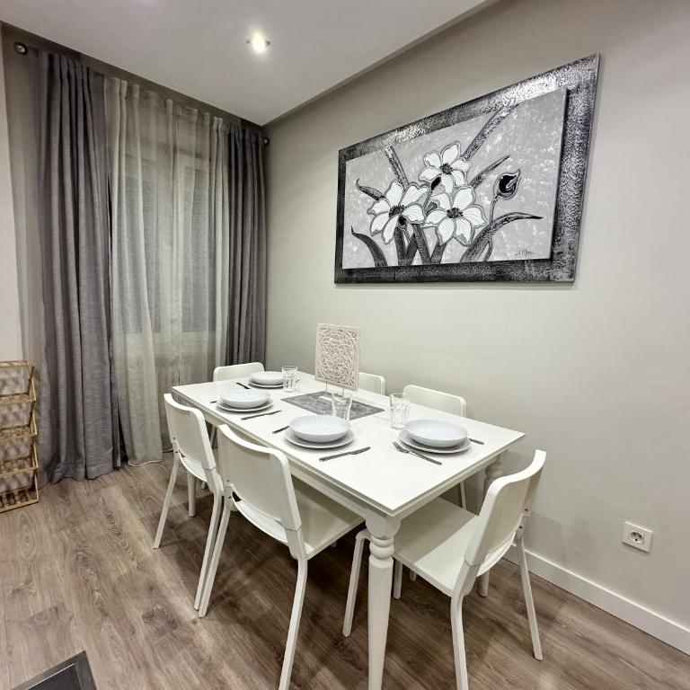 Encantador apartamento en el CENTRO de Bilbao con PARKING opcional - Three-Bedroom Apartment - 5