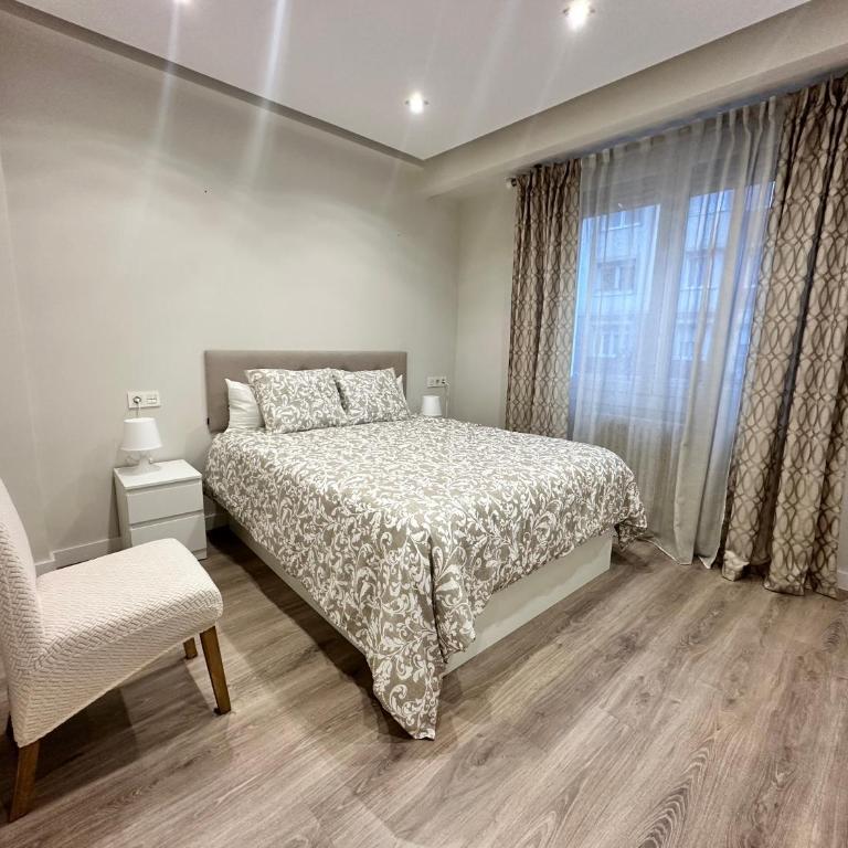 Encantador apartamento en el CENTRO de Bilbao con PARKING opcional - Three-Bedroom Apartment - 9