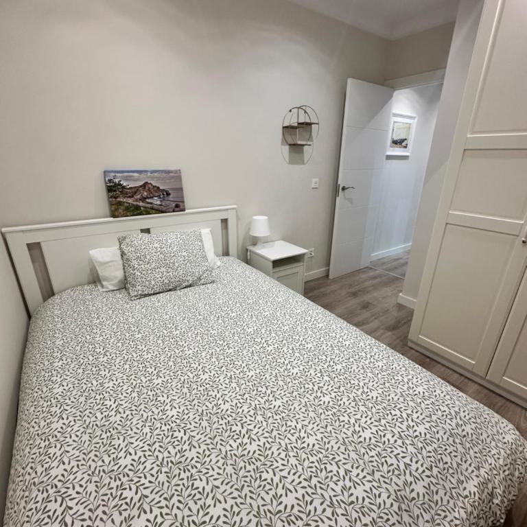 Encantador apartamento en el CENTRO de Bilbao con PARKING opcional - Three-Bedroom Apartment - 16