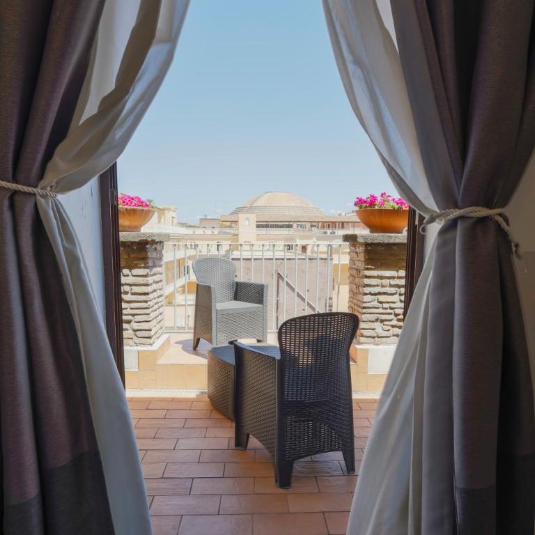 Arch Rome Suites - Camera Matrimoniale Superior con Balcone - 3