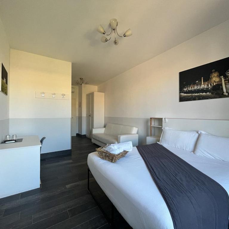 Arch Rome Suites - Camera Matrimoniale Deluxe - 4