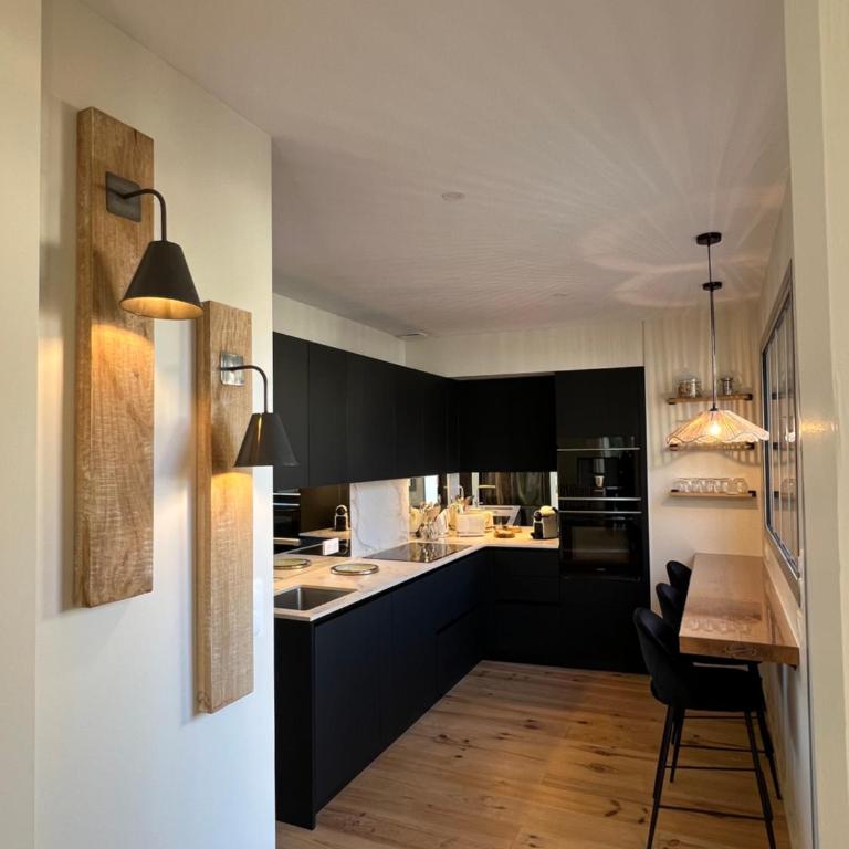 Luxe et Charme - L'Alcôve - Plage à pieds - Meublé de tourisme 4 étoiles - - One-Bedroom House - 8