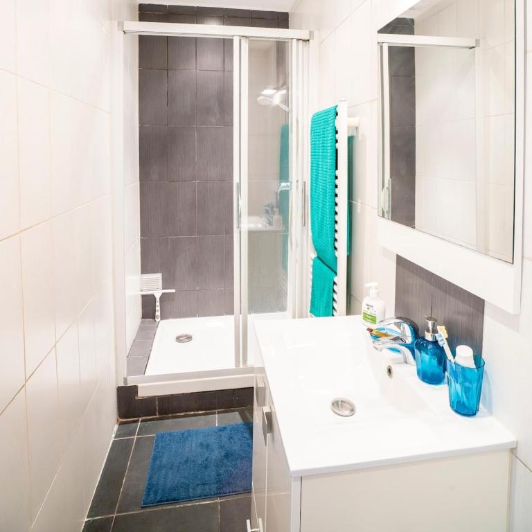 Bright and modern 2 BR in the heart of Antibes! - Apartment - 5