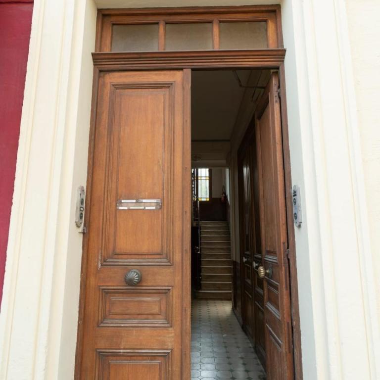 Bright and modern 2 BR in the heart of Antibes! - Apartment - 24