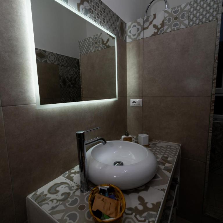 Apulia Concept B&B - Double Room with Balcony - 6