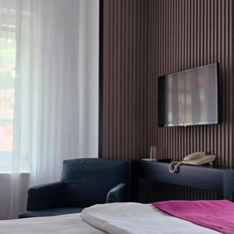Hotel Hecco - Dvokrevetna Soba sa Bračnim Krevetom - 4