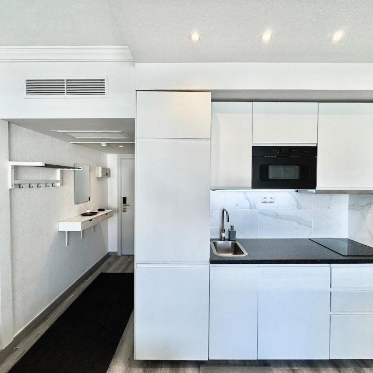 Estudio con vista al Puerto Deportivo - Apartamento de 1 dormitorio - 4