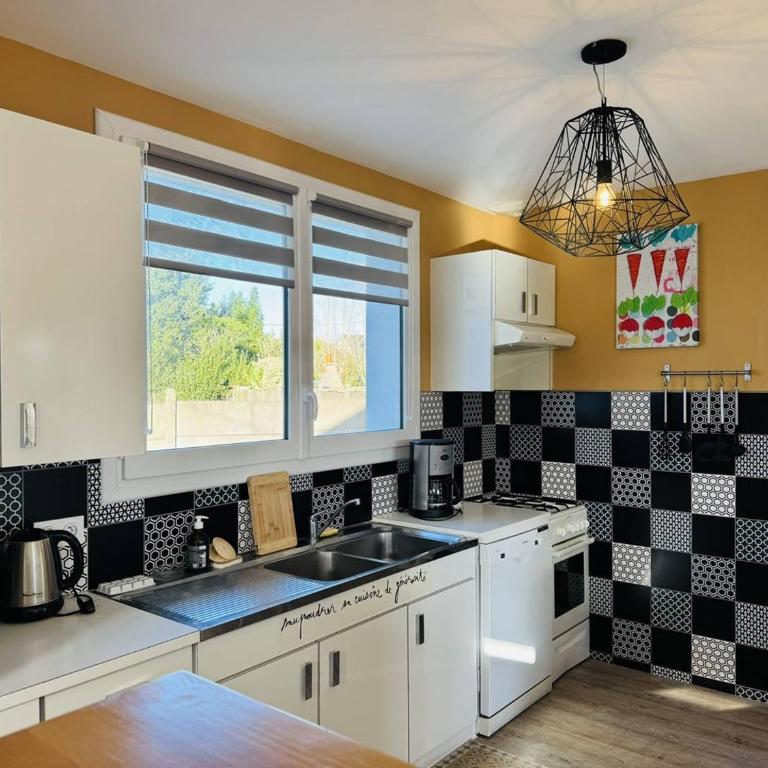 Confortable maison rénovée, jardin clos, 1km plage - Maison 4 Chambres - 9