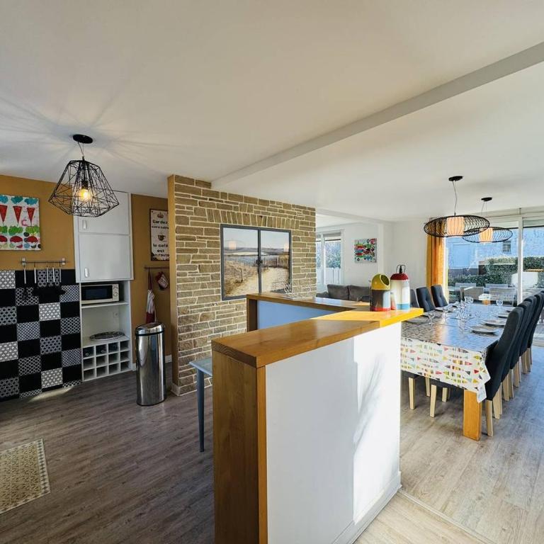 Confortable maison rénovée, jardin clos, 1km plage - Maison 4 Chambres - 10
