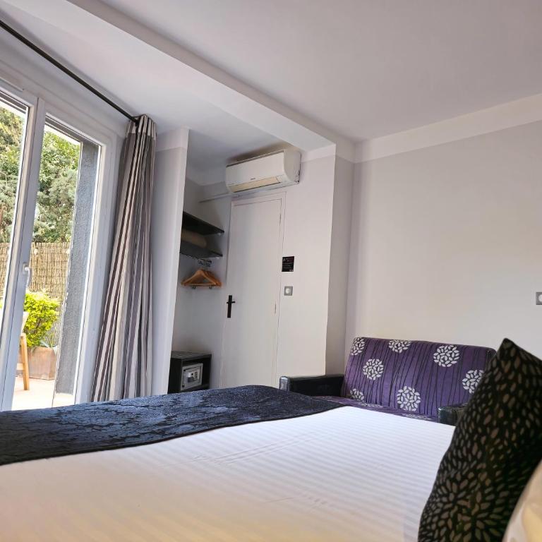 Nyx Hôtel Indépendant Perpignan Centre Gare - Chambre Supérieure avec Terrasse - 9