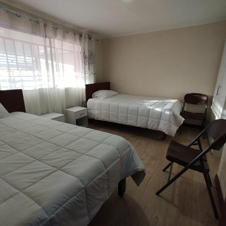 Hotel Victoria - Double Room with Shared Bathroom - 9