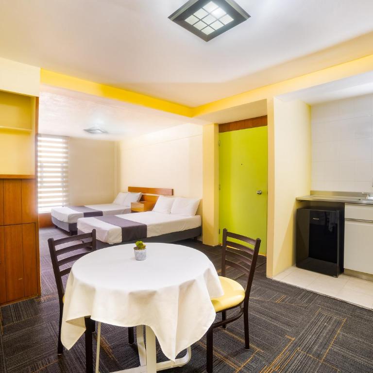 Capital O Hotel Suites Marne, Mexico City - Superior Two beds - 6