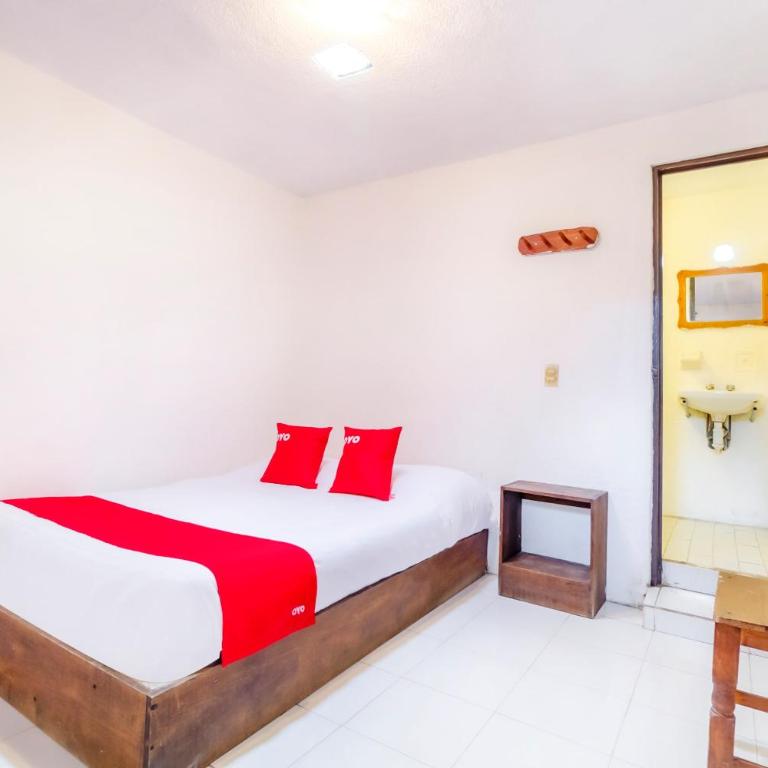 OYO Hotel La Luna, Templo de Santo Domingo de Guzmán - Standard - 1