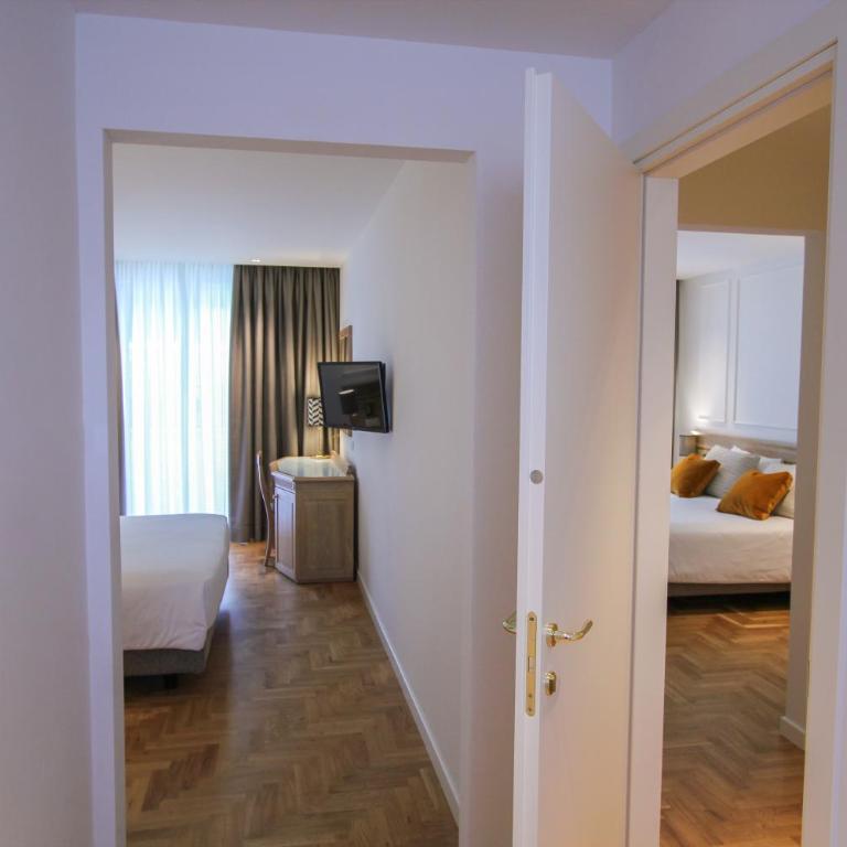 Ambassador Palace Hotel - Camera Familiare - 4