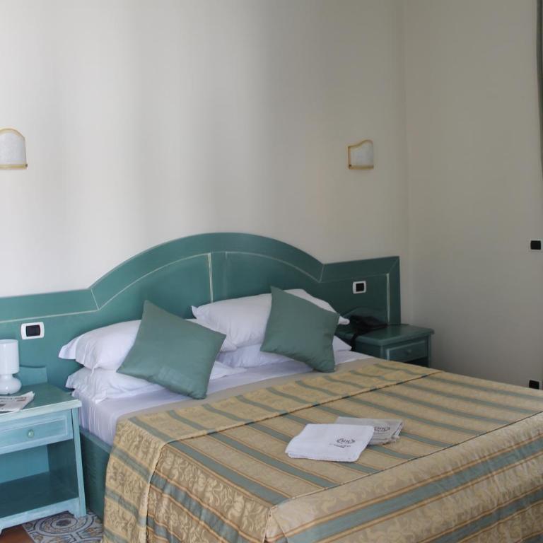 Hotel Riviera Varazze - Camera Matrimoniale/Doppia con Letti Singoli - 7