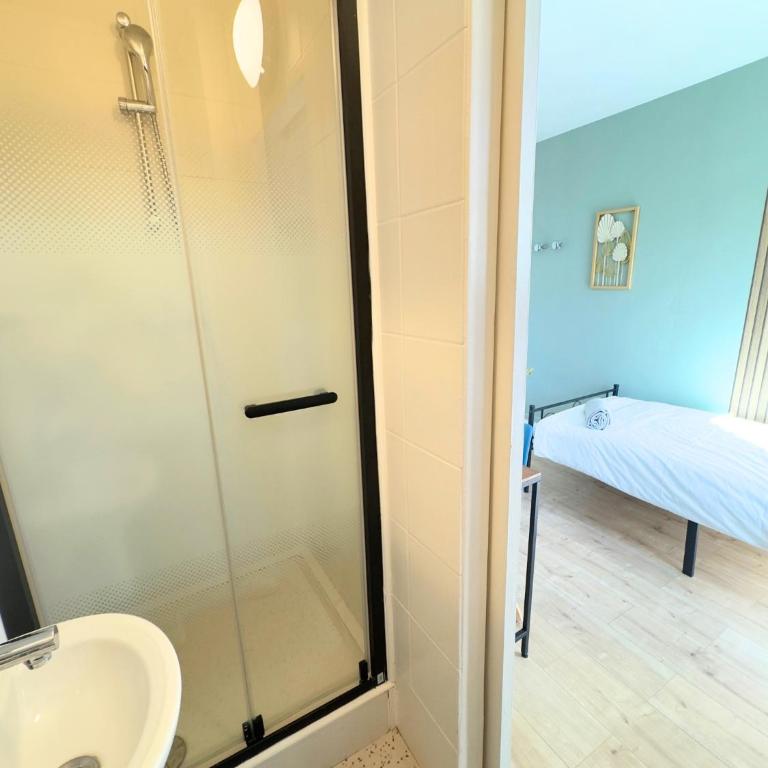 L'Escale Appartements et Suites en bord de Mer - Studio mit Balkon - 11