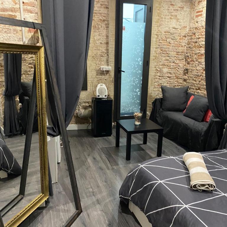 Room not shared center liceu ramblas plaza Cataluña - One-Bedroom Apartment - 22