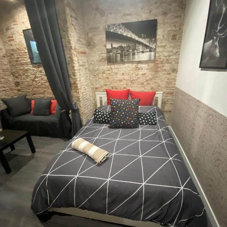 Room not shared center liceu ramblas plaza Cataluña - One-Bedroom Apartment - 24