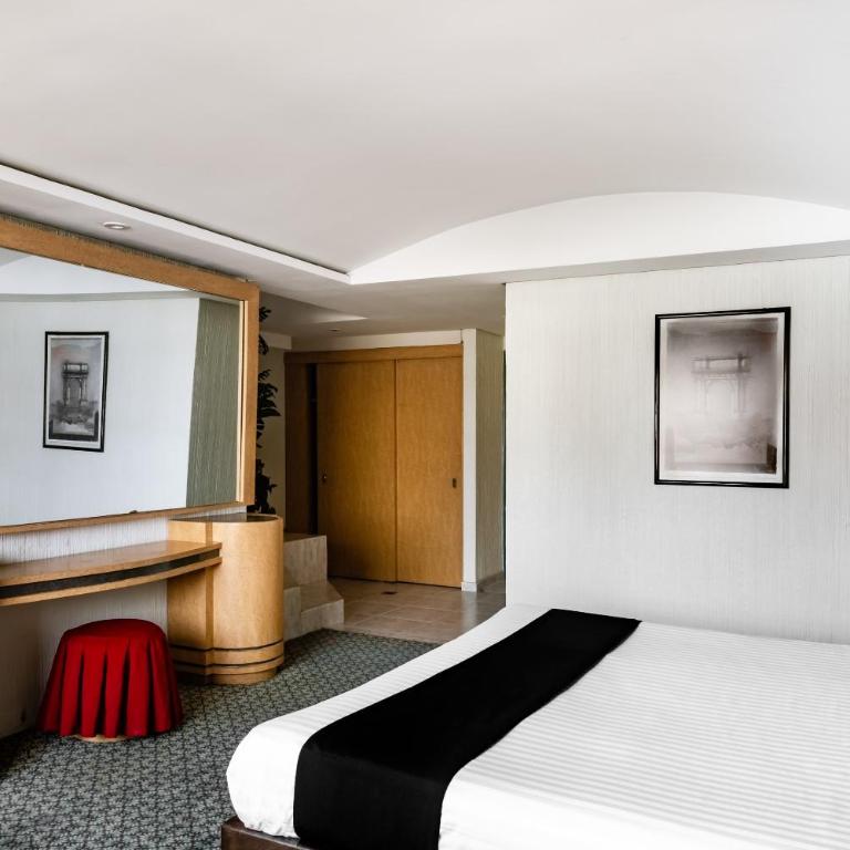 Capital O Andrade, Mexico City - Deluxe double - 3