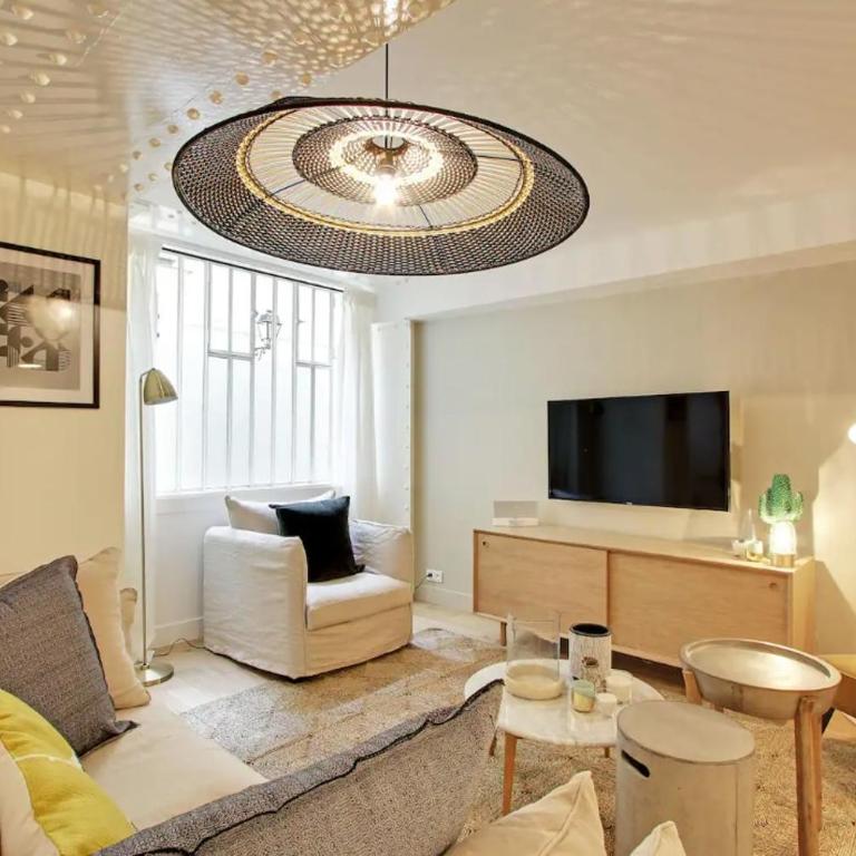 2 appartements en 1 - Superbe logement près du Louvre l 12P - Appartement - 16