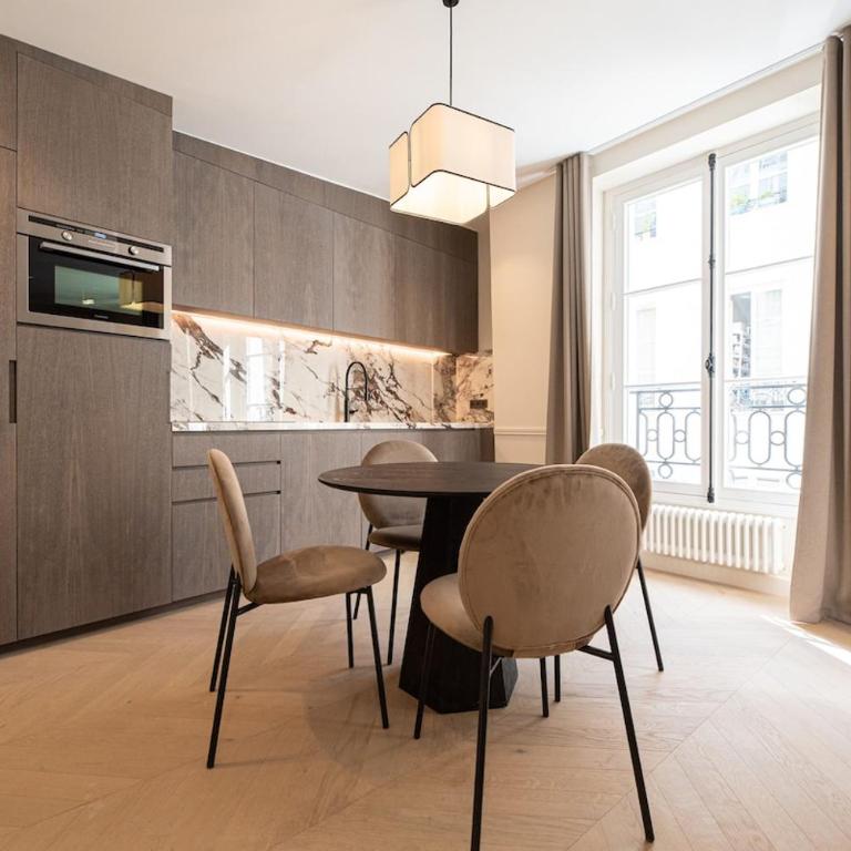 Relax in a Charming Flat in Le Marais - Two-Bedroom Apartment - 2