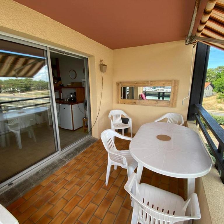Appartement proche plage dans résidence avec piscine - Deluxe One-Bedroom Apartment with Ocean View - 3