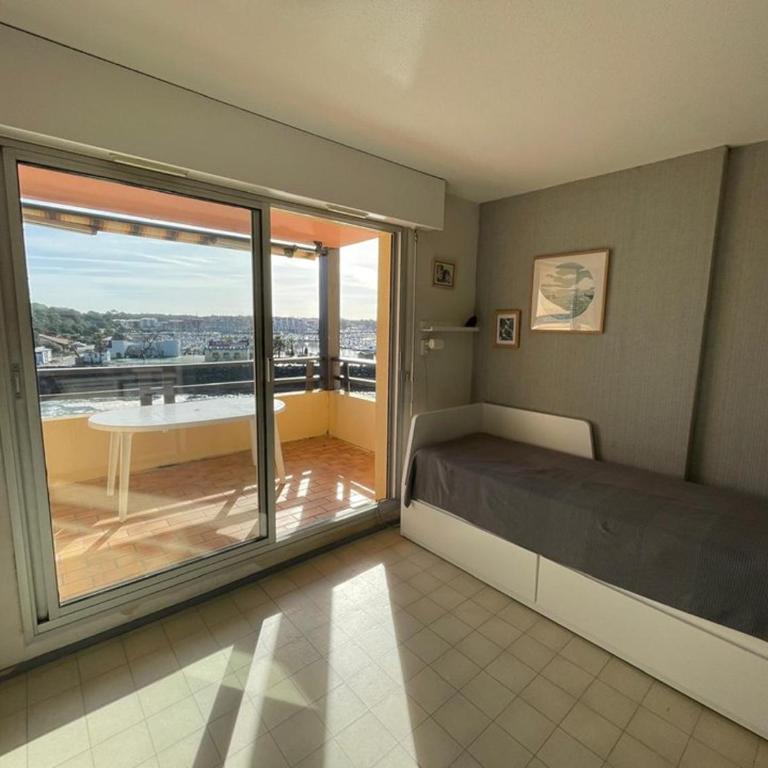 Appartement proche plage dans résidence avec piscine - Deluxe One-Bedroom Apartment with Ocean View - 7