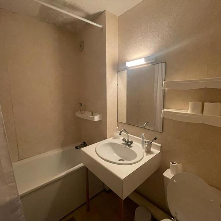 Appartement proche plage dans résidence avec piscine - Deluxe One-Bedroom Apartment with Ocean View - 11