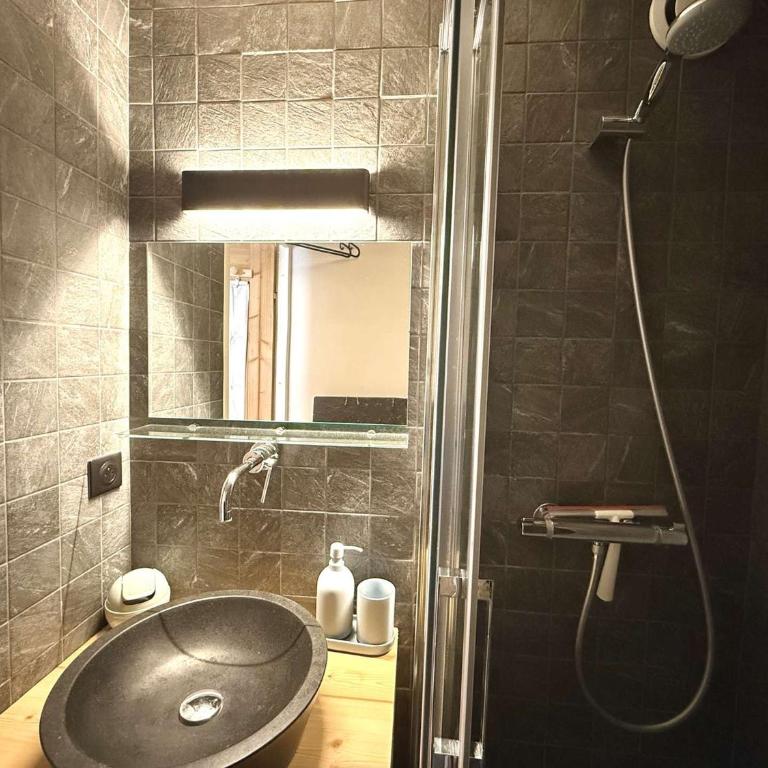 Charmant studio à 300m des pistes et commerces du Cernix - balcon, parking, casier à skis - Appartamento con 1 Camera da Letto - 12