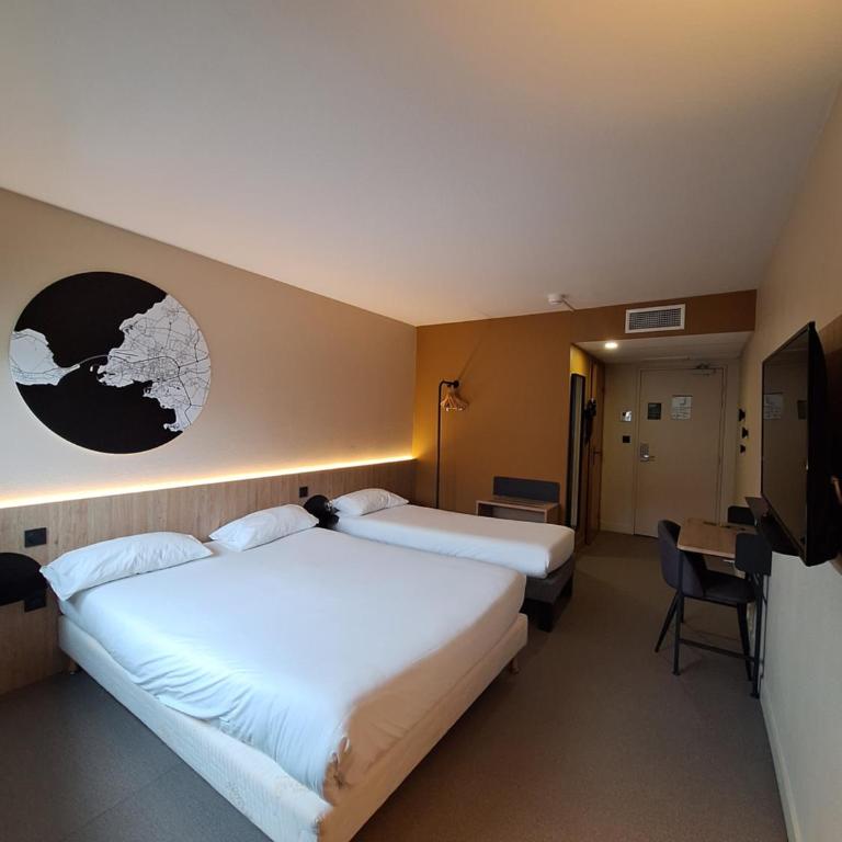 B&B HOTEL La Rochelle Centre Les Minimes - Chambre Triple (2 Adultes & 1 Enfant) - 7