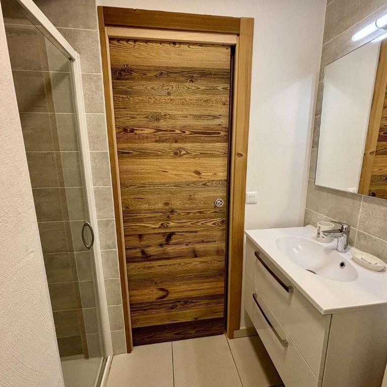 Grand T4 lumineux en plein coeur de Châtel - Apartment mit 3 Schlafzimmern - 16