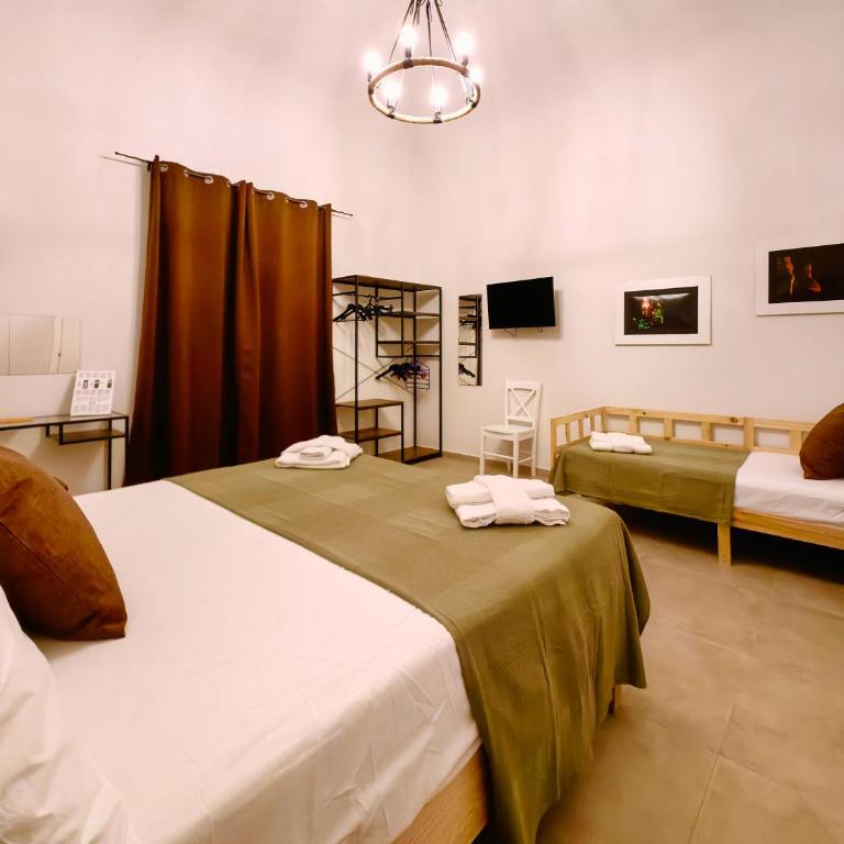 Basso 61 Urban Oasis with Private Mini Pool & Courtyard - Families & Groups - Appartamento - Piano Terra - 16