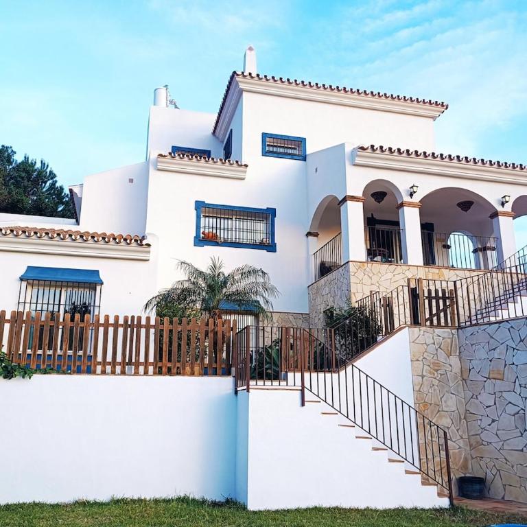 LUMINIAN Big Modern Villa with outstanding views sea & countryside - Villa - 10