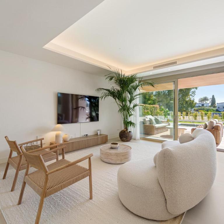 Benalus 4-Bedroom Duplex in Golden Mile - Apartamento - 26