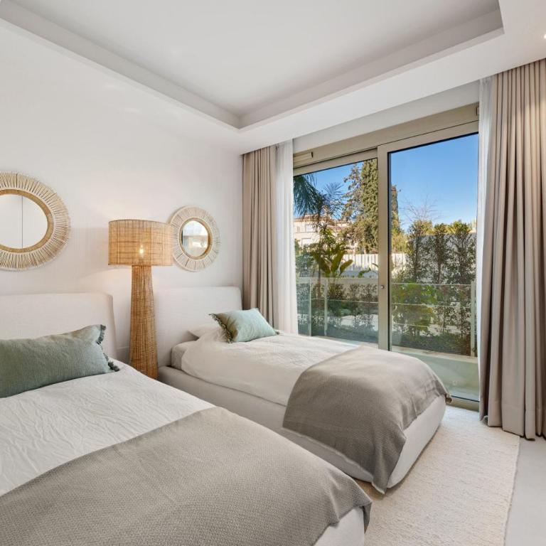 Benalus 4-Bedroom Duplex in Golden Mile - Apartamento - 41
