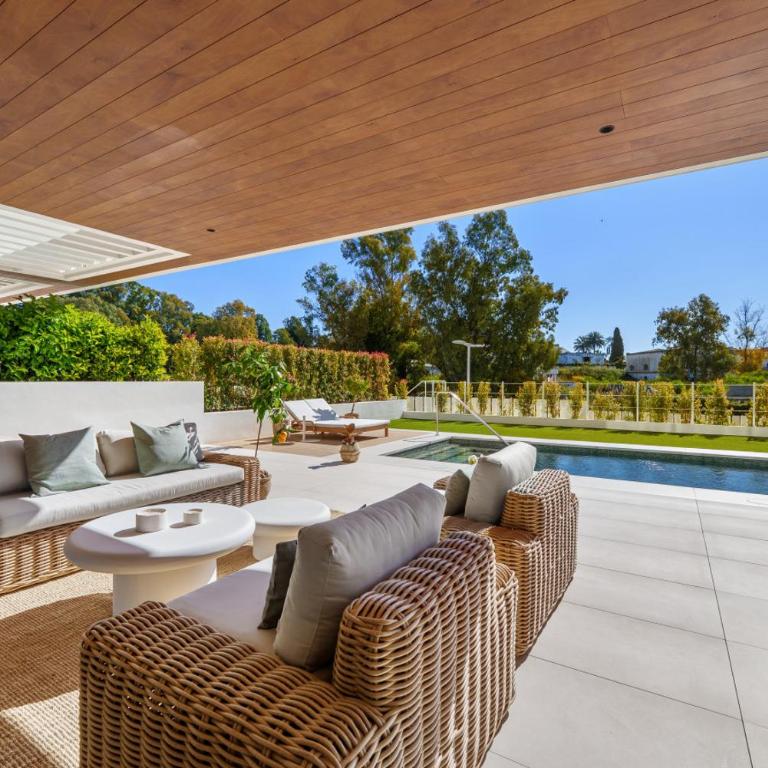 Benalus 4-Bedroom Duplex in Golden Mile - Apartamento - 42