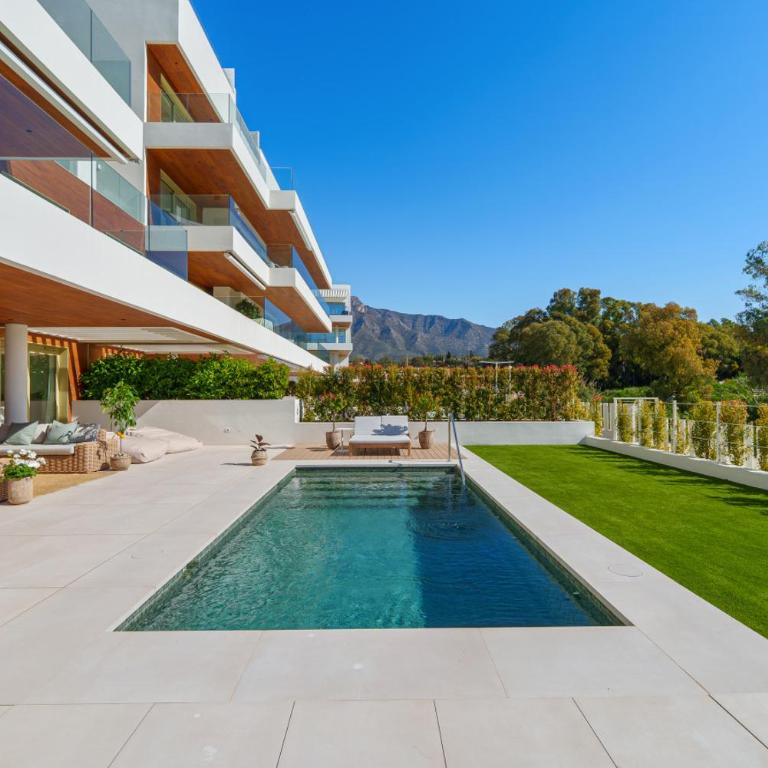 Benalus 4-Bedroom Duplex in Golden Mile - Apartamento - 46