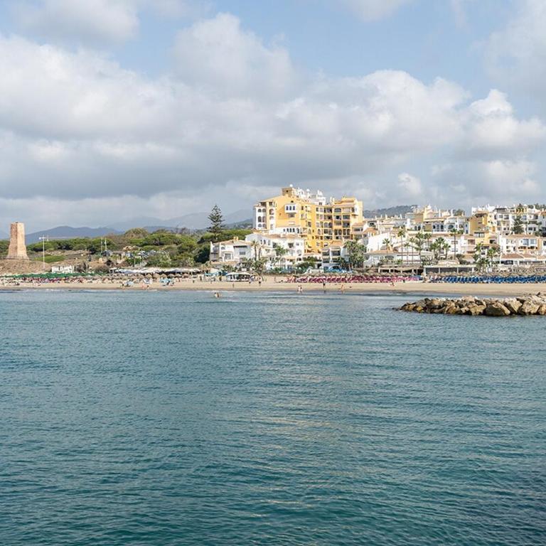 Cabopino Port Modern 2 Bedroom Apartment - Two-Bedroom Apartment - 3