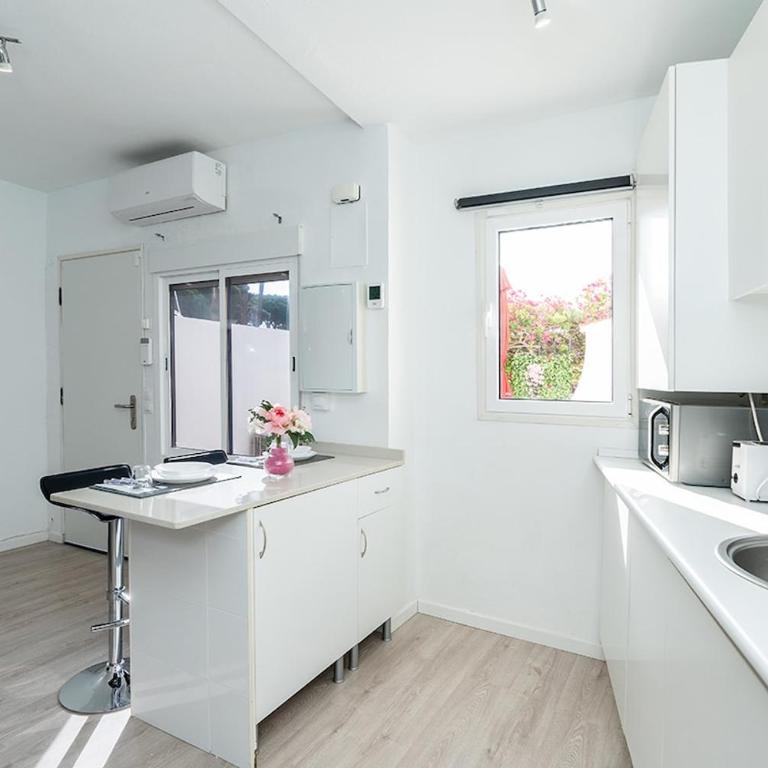 Cabopino Port Modern 2 Bedroom Apartment - Two-Bedroom Apartment - 5