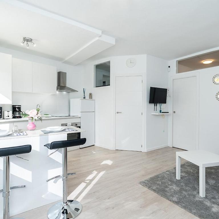 Cabopino Port Modern 2 Bedroom Apartment - Two-Bedroom Apartment - 10