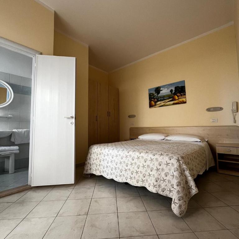 Hotel Giove dipendenza Hotel Fiamma - Camera Familiare con Balcone - 1
