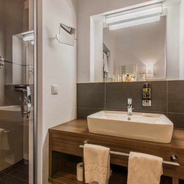 Hotel Stoeres - Stores Active wellbeing - Camera Matrimoniale con Balcone - 3