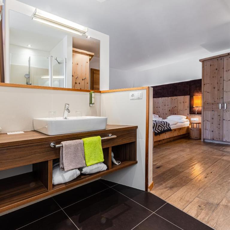 Hotel Stoeres - Stores Active wellbeing - Camera Deluxe Matrimoniale/Doppia con Letti Singoli - 5