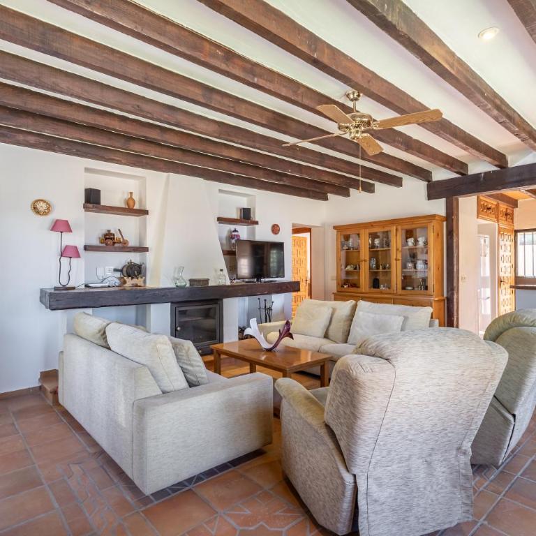 Finca rural en Dílar con piscina privada - Four-Bedroom House - 2