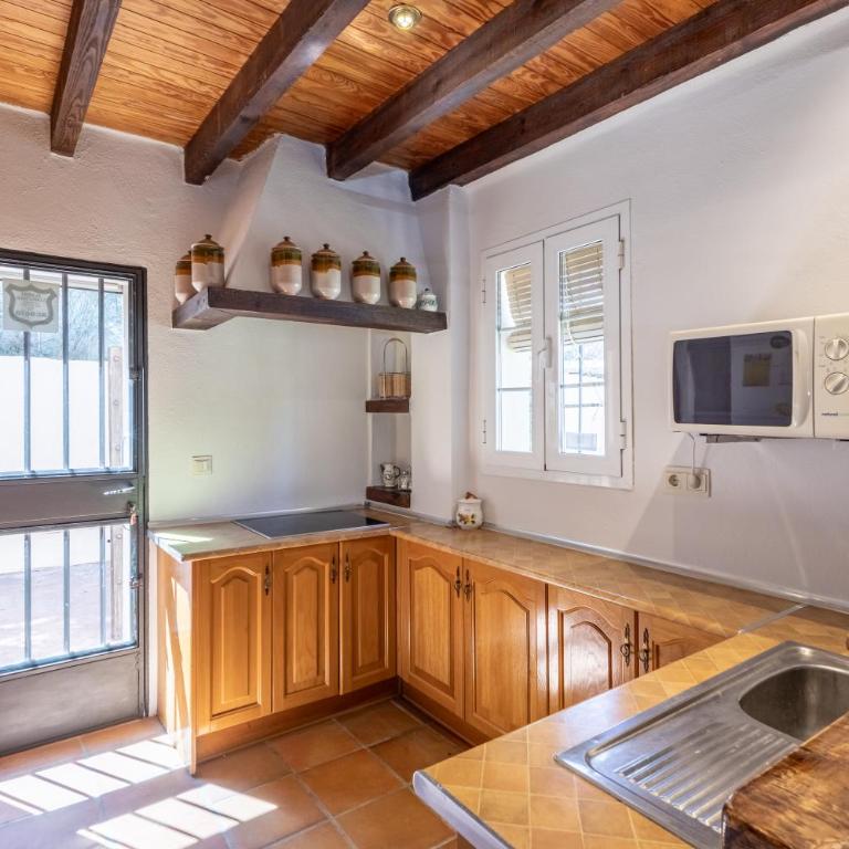 Finca rural en Dílar con piscina privada - Four-Bedroom House - 8