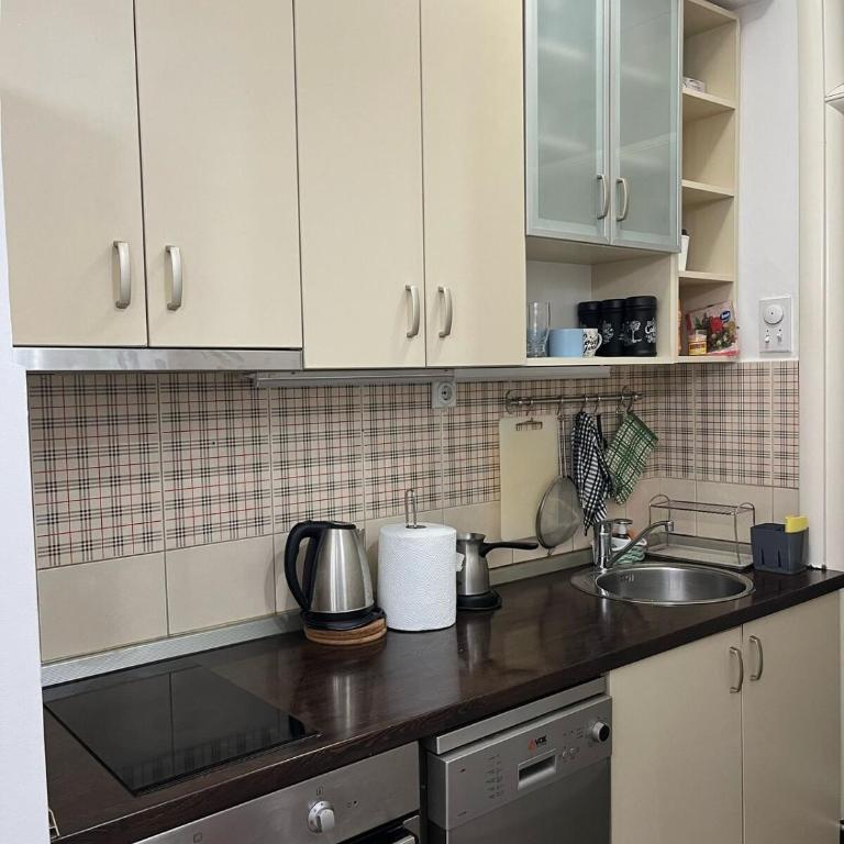 Studio apartment near the city center - One-Bedroom Apartment - 6