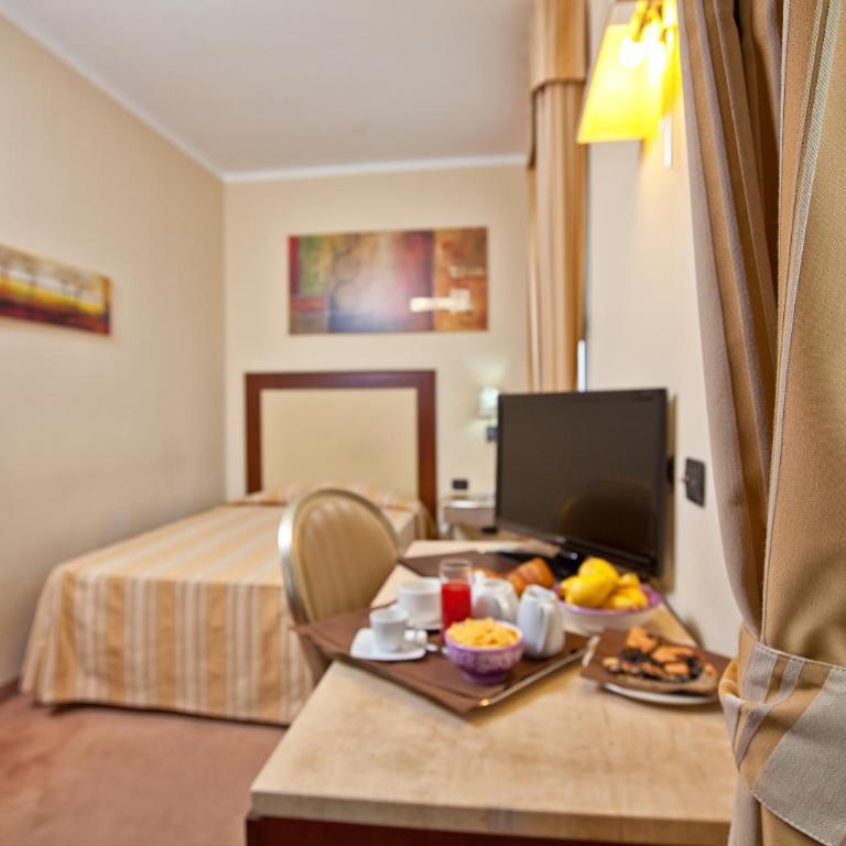 Hotel For You - Camera Singola - 5