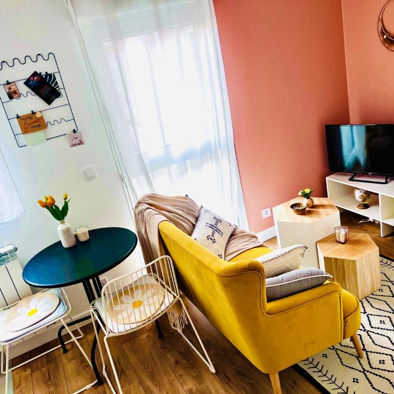 Beautiful apartment near Stade de France and Paris - One-Bedroom Apartment - 1
